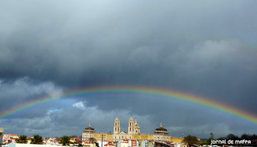 Arcoiris no sobre o Palacio