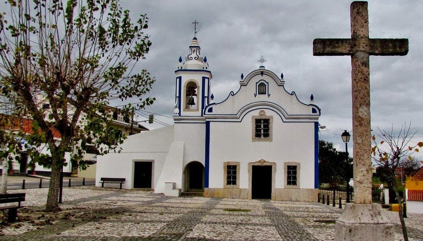 Torres Vedras largo da igreja em Fonte Grada